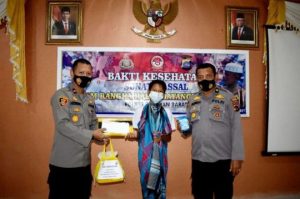 16 Anak Ikuti Khitanan Massal Rangkaian HUT Bhayangkara ke 75 di Polres Pasaman Barat