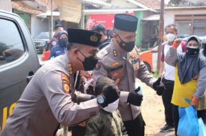 Tim Jum’at Barokah Polda Banten Kampayekan Ayo Pakai Masker