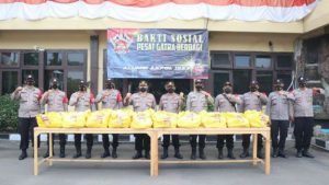Polres Cilegon Polda Banten laksanakan seremoni Pelepasan Bakti Sosial alumni Akpol 1993 Pesat Gatra
