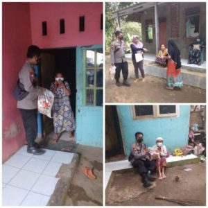 Bhabinkamtibmas Desa Muruy dan Puwareuja Salurkan Bantuan Sembako untuk Warga Terdampak PPKM Darurat