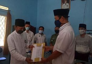 Penyerahan SK Plt Kepala Desa Lebakkeusik Kec Banjarsari