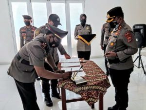 Jabatan 4 (Empat) Kapolsek Jajaran Polres Lebak Resmi Diserahterimakan