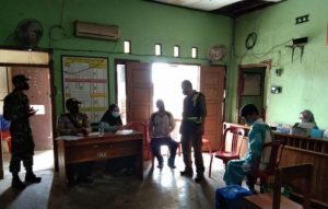 Polsek Panggarangan Bersama PKM Gelar Vaksinasi Covid-19 di Desa Panyaungan