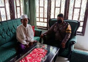 Jelang Pilkades, Bhabinkamtibmas Polsek Malingping Polres Lebak Kunjungi Ketua MUI Malingping