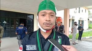 HMI CABANG NAMLEA GELAR AKSI DAMAI DI KANTOR DPRD BURU