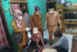 Kapolsek Munjul Polres Pandeglang Polda Banten beserta Muspika Bantu ODGJ