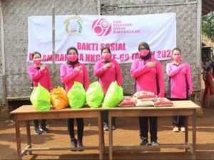 Hari Kesatuan Gerak Bhayangkari ke-69, Bhayangkari Daerah Banten Bagikan Puluhan Paket Sembako