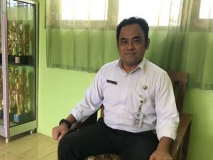 Iman Nurjaman, SPd.,MPD Kepsek SMPN 3 Sukaresmi Semangat Memimpin di Sekolah
