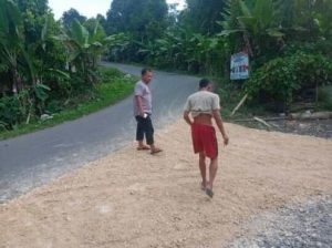 Kabiro Media Mitrapol Lebak Sumbang Urugan Karang Untuk Jalan Yang Rusak Di Kampung Tarambuut