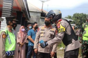 Pastikan Pilkades Aman dan Lancar, Kapolda Banten Bersama Wakapolda Banten Tinjau TPS 03 Desa Pandat