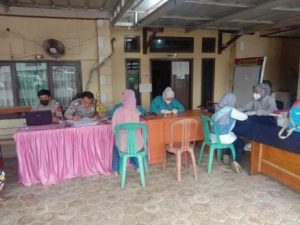 112 orang ikuti vaksinasi di Mapolsek Malingping Polres Lebak