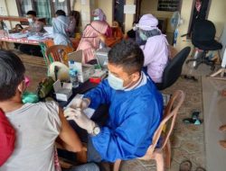 Gencar Vaksinasi, Kapolsek Malingping Polres Lebak Himbau Warga agar tidak terpengaruh Berita Hoax