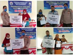 Bhabinkamtibmas Polsek Leuwidamar Polres Lebak Dampingi Pembagian BLT Dana Desa Tahap 10 dan 11