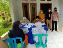 Polsek Banjarsari Polres Lebak melaksanakan Gebyar Vaksinasi Covid-19 di Desa Leuwiipuh