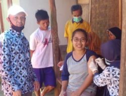 Pemdes Cikarang Kec Muncang Gelar Vaksinasi Secara Door To Door
