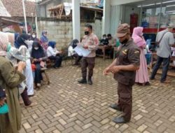 Meskipun Hujan, Warga Tetap Antusias Mengikuti Vaksin Yang Di Adakan Polsek Cijaku Polres Lebak