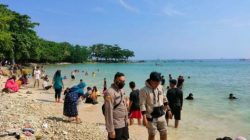 Hari Raya Idul Fitri 1443 H, Giat PAM Tempat Wisata Pantai Wilkum Polsek Panimbang