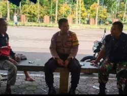 Sinergitas Bhabinkamtibmas dan Babinsa Kelurahan Nagarawangi dengan Kegiatan Door to Door Sistem, Sampaikan Pesan Kamtibmas