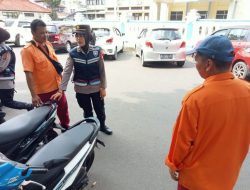 Sat Binmas melaksanakan kegiatan pembinaan dan penyuluhan kepada petugas parkir