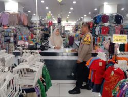 Jaga Keamanan Pengunjung di Toko Busana, Polsek Telagasari Gelar Patroli Prekat