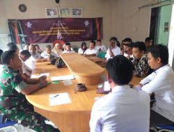 TNI-Polri Hadiri Rapat Minggon Pemdes Kutamekar
