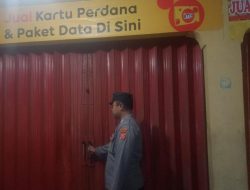 Personil Polsek Tegalwaru Giat Patroli Malam Sambil Ingatkan Masyarakat Perduli Keamanan