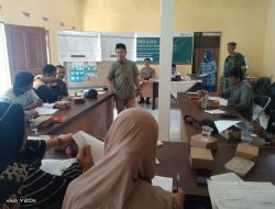 Kanit Binmas Polsek Manonjaya Polres Tasik Kota Polda Jabar, Pantau Kegiatan Forum Konsultasi Publik Pendataan Awal REGSOSEK di Desa Cilangkap