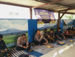 Jumat Curhat Sareng Kapolsek Kompol Aries di Desa Kertawaluya Tirtamulya Wilkum Polsek Cikampek Polres Karawang Polda Jabar