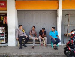 Rutinitas Bhabinkamtibmas Polsek Cineam Polres Tasik Kota Polda Jabar melaksanakan patroli dialogis dengan masyarakat