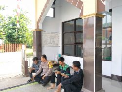 Bhabinkamtibmas Desa Manggungsari Polsek Rajapolah Polres Tasik Kota Polda Jabar, Melaksanakan giat sambang warga dalam rangka silaturahmi dan sekaligus penyampaian himbauan kamtibmas