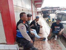 Sat Binmas Polres Tasik Kota Polda Jabar, melaksanakan bantuan kepada warga yang kehabisan ongkos perjalanan