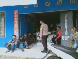 Polsek Gunungtanjung Polres Tasik Kota Polda Jabar Bhabinkamtibmas melaksanakan giat sambang dan silaturahmi Kamtibmas kepada tokoh dan para pemuda Ds. Bojongsari Kec. Gunungtanjung dlm rangka menjaga Harkamtibmas di wilayah binaannya