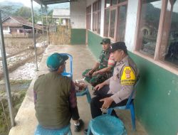 Sinergitas TNI-Polri Polsek Ciawi Polres Tasik Kota, Sambang Warga Sampaikan Himbauan Kamtibmas