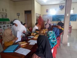 Sinergitas TNI Polri Polsek Cisayong Polres Tasik Kota, Pantau Kegiatan Pendataan Awal Registrasi Ekonomi di Desa Santanamekar