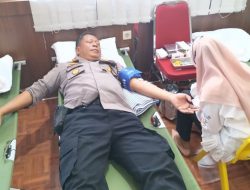 Ikuti Donor Darah, Kapolsek Mangkubumi Polres Tasik Kota Berharap Setetes Darah Kita Berarti Buat Mereka
