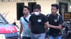 Polisi menangkap pria berinisial AH (26), tersangka pembunuhan karyawati di dekat lobi mal di Tanjung Duren, Jakarta Barat