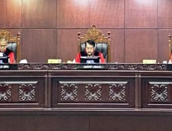 MK Tolak Uji Materi Batas Usia Capres dan Cawapres