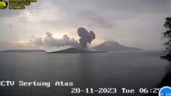 Gunung Anak Krakatau Kembali Luncurkan Abu Vulkanik, Status Level III atau Siaga