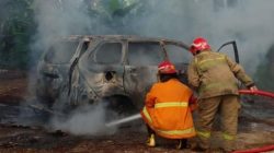 Saat Jemput Anak Sekolah, Mobil Warga di Cibinong Bogor Terbakar