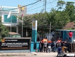 Miliki Saluran Tegangan Tinggi 20KV Ancam Keselamatan, PLN Labuan Di Demo Masyarakat