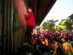 Demo Darurat Indonesia, Ribuan Buruh & Mahasiswa Akan Kepung DPR RI