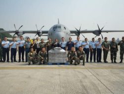 Perkuat Hubungan Bilateral, Indonesia Hibahkan Senapan Serbu Pindad SS-2 ke Kamboja