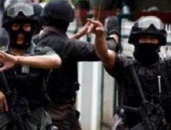Densus 88 Antiteror Tangkap Tiga Terduga Teroris di Kudus, Demak dan Solo
