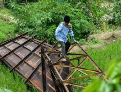 Pj Bupati Lebak Siap Bangun Kembali Jembatan Gantung yang Ambruk