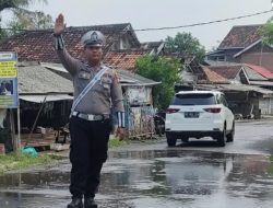 Polsek Kronjo Gelar Strong Point Pagi Cegah Kemacetan