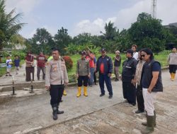 Polsek Tigaraksa Evakuasi Santri Ponpes Al Fattah yang Terjebak Banjir