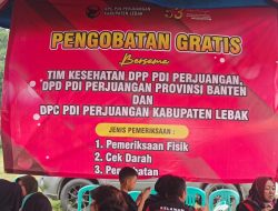 DPP Dan DPC mengadakan pengobatan gratis yang digelar PDI Perjuangan di Kampung Ketug Tengah, Desa Citeras, Rangkasbitung, Lebak, Banten, .