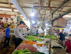 Pantau Stabilitas Harga, Polresta Tangerang Cek Harga Bapokting di Pasar Ciung Tigaraksa