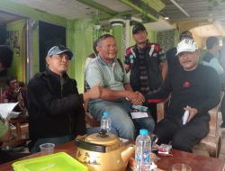 Warga Desa Sukamanah Terima Bantuan Tali Asih dari PT. Waskita Karya Terkait Pembangunan Irigasi D.I Cibinuangeun