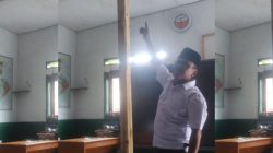 Hampir Satu Tahun, Plafon Ruang Guru Disangga Tiang Kayu – Renovasi Tak Kunjung Terealisasi